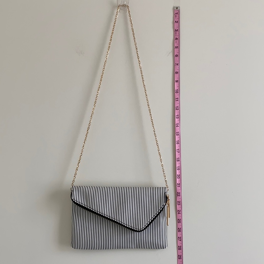 *NWOT* Urban Expressions Pinstripe Crossbody Bag - Picture 15 of 16